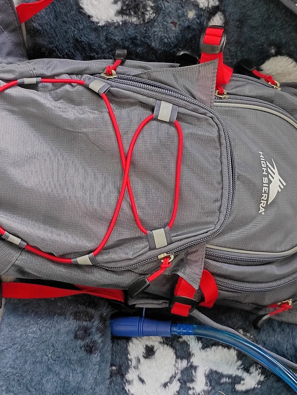 High Sierra Men’s Gray Hydration Backpack with Blue Reservoir